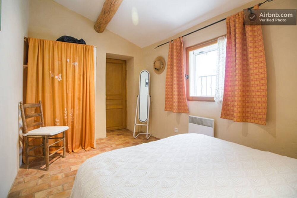 Photo of Bedroom in L'Hospitalet