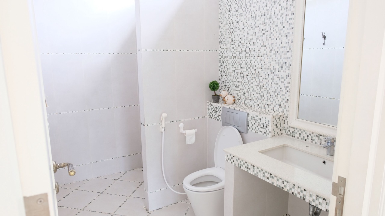 Photo of Bathroom in Ciumbuleuit