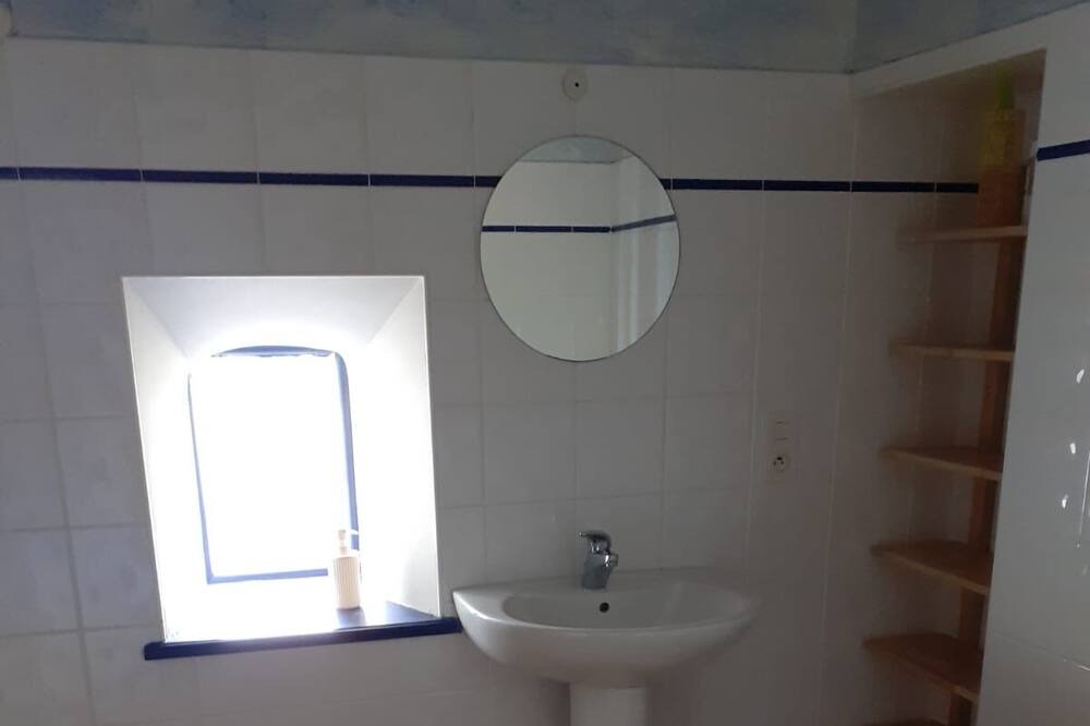 Photo of Bathroom in Saint-Sauveur-de-Cruzieres