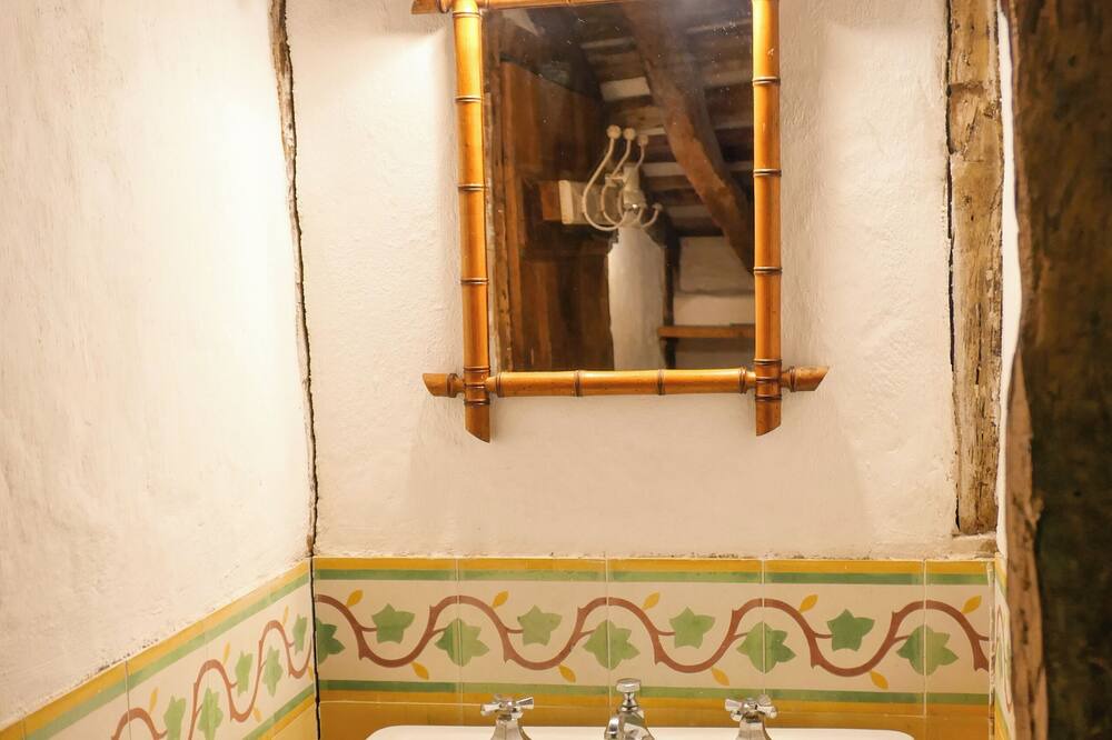 Photo of Bathroom in Arcangues