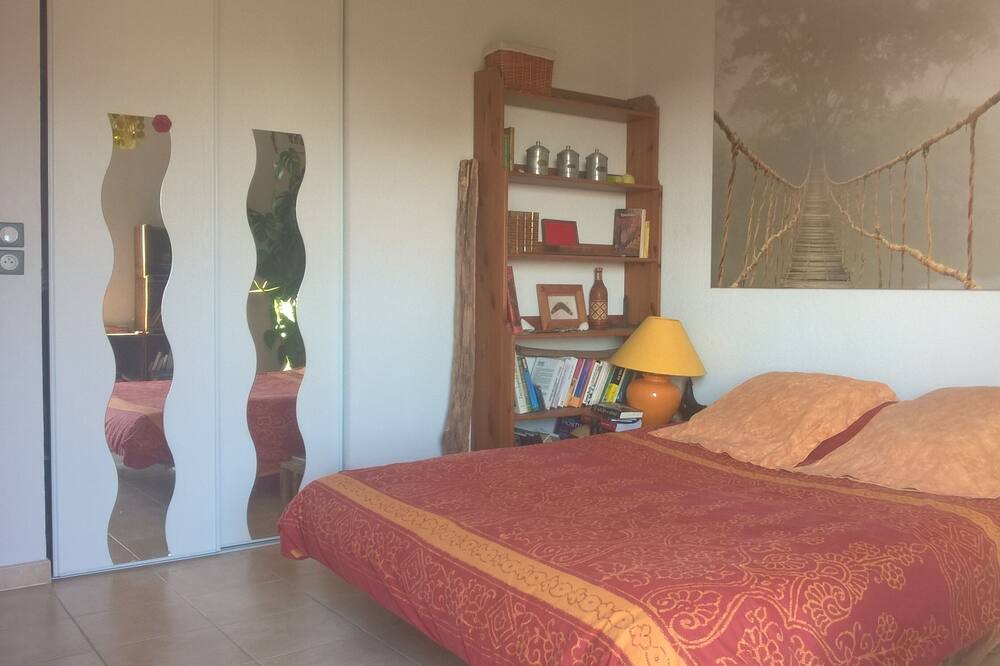 Photo of Bedroom in Candillargues