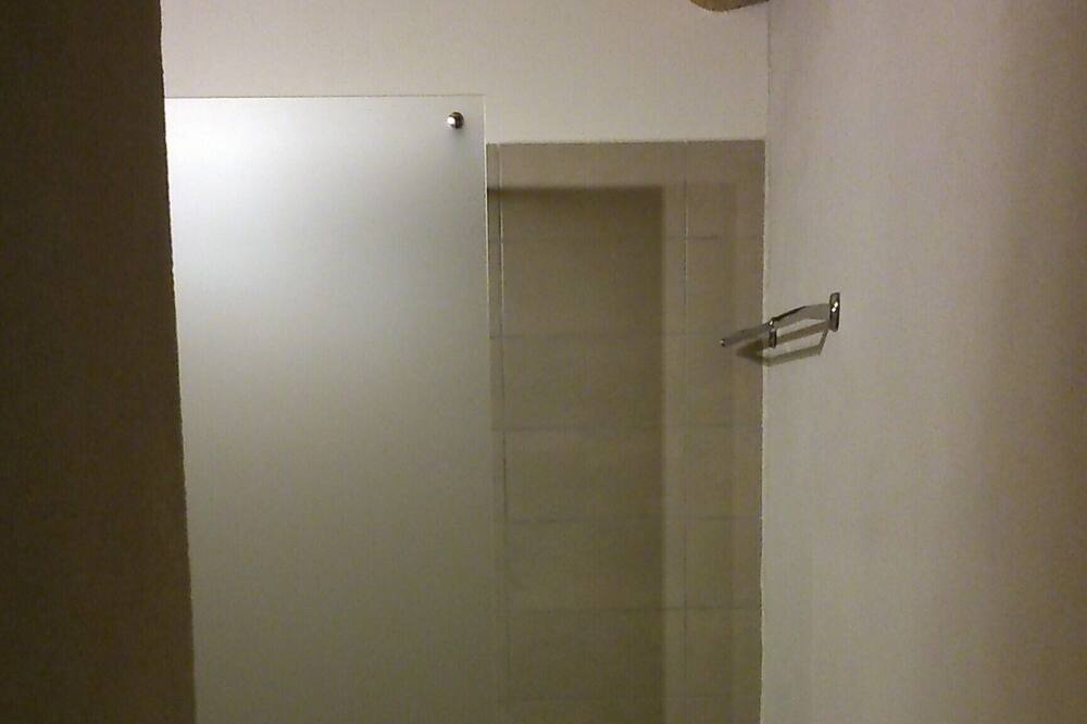 Photo of Bathroom in Vallerargues
