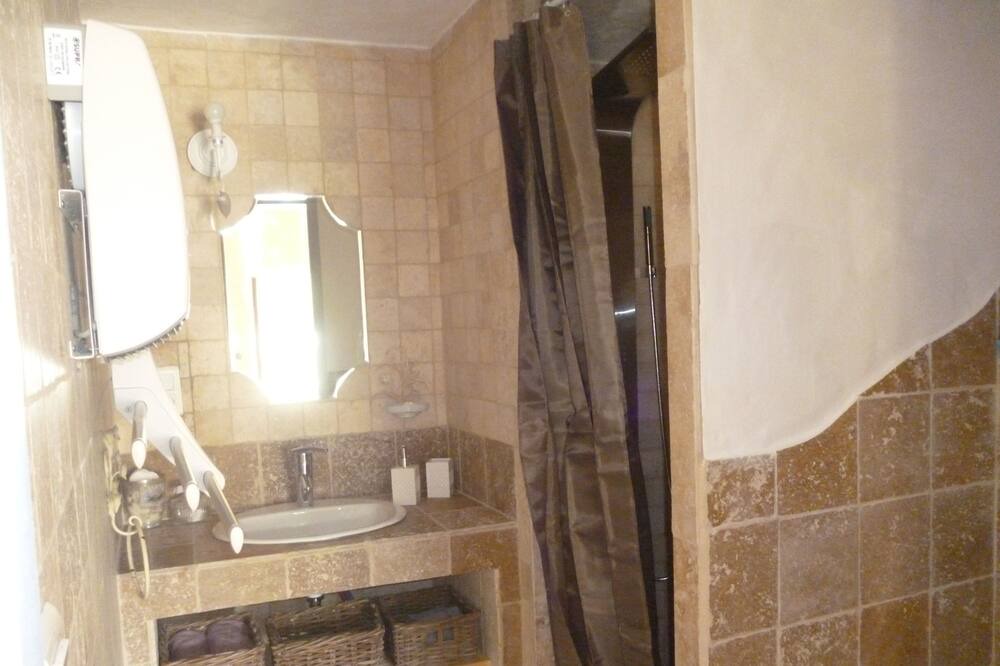 Photo of Bathroom in Saint-Bonnet-le-Froid