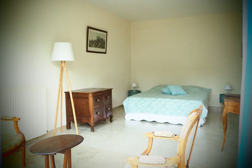 Photo of Bedroom in Becon-les-Granits