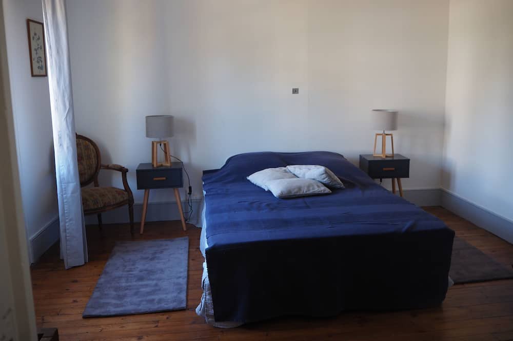 Photo of Bedroom in Becon-les-Granits