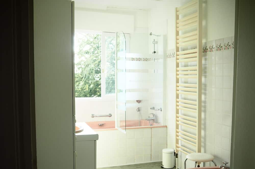 Photo of Bathroom in Becon-les-Granits
