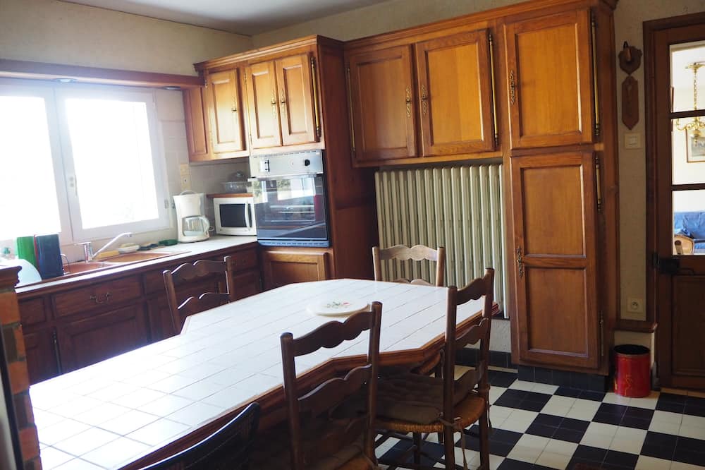 Photo of Kitchen in Becon-les-Granits