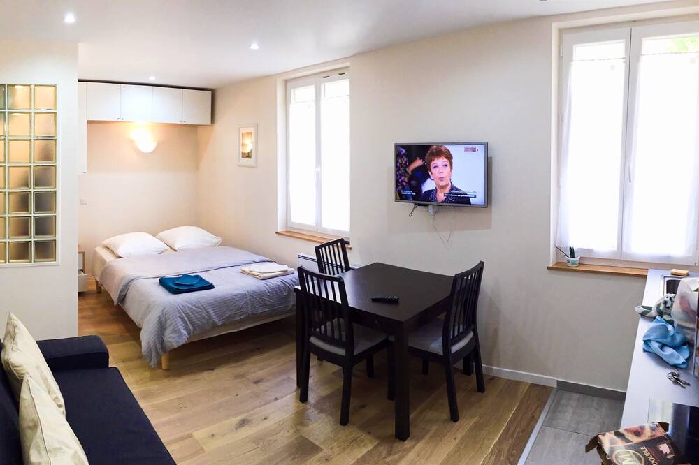 Photo of Bedroom in Jouy-en-Josas