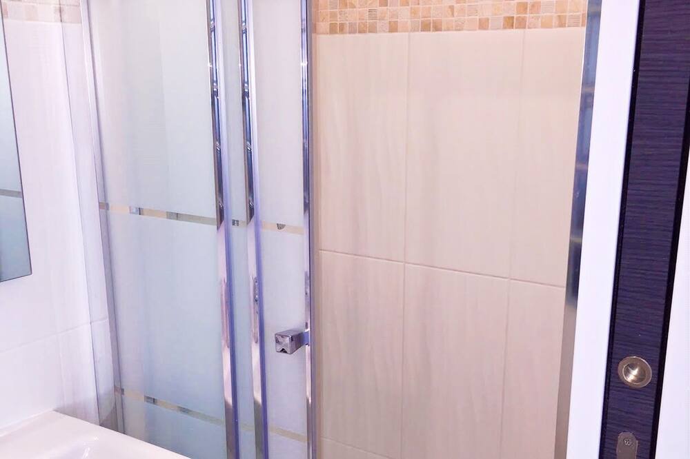 Photo of Bathroom in Jouy-en-Josas