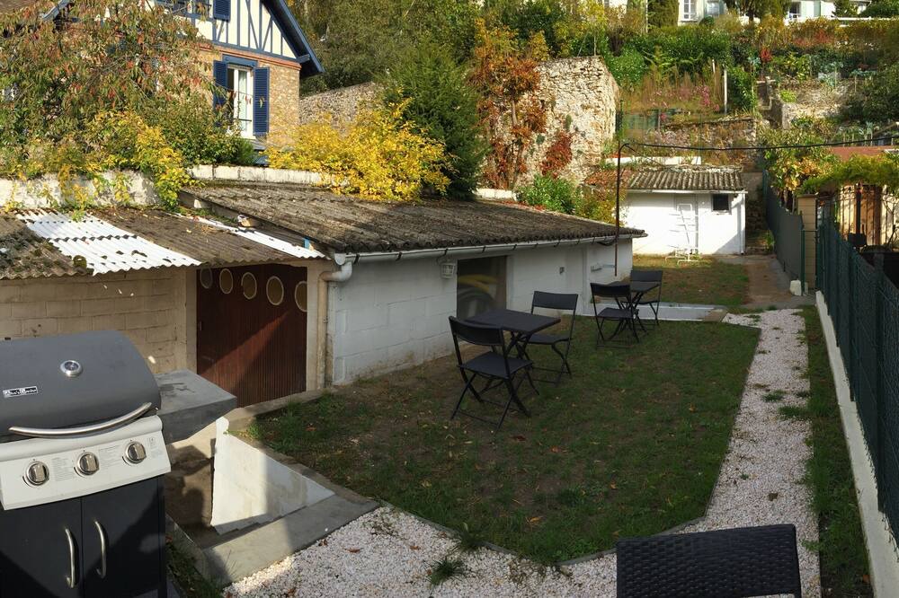 Photo of Outdoor in Jouy-en-Josas