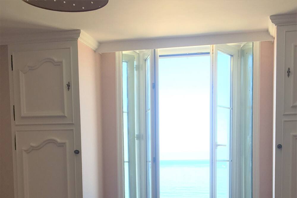 Photo of Bedroom in Trouville-sur-Mer