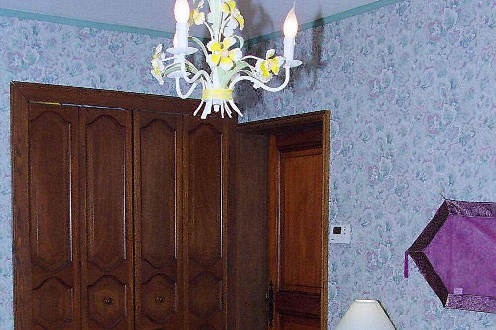 Photo of Bedroom in La Capelle-et-Masmolene