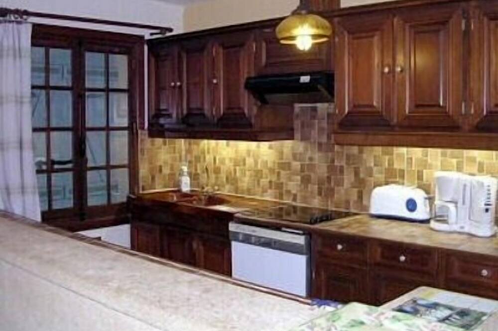 Photo of Kitchen in La Capelle-et-Masmolene