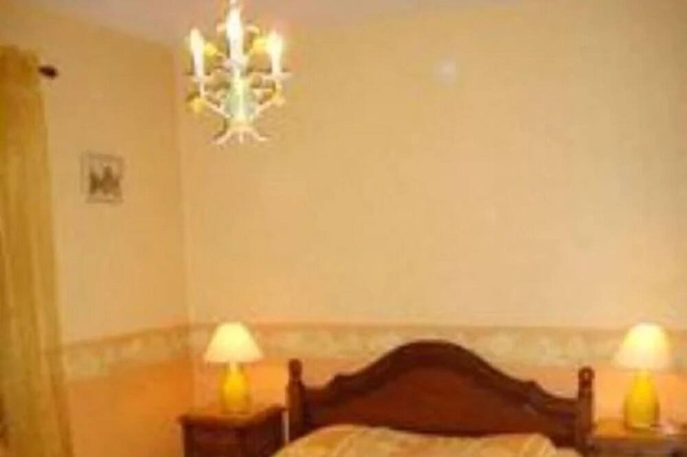 Photo of Bedroom in La Capelle-et-Masmolene