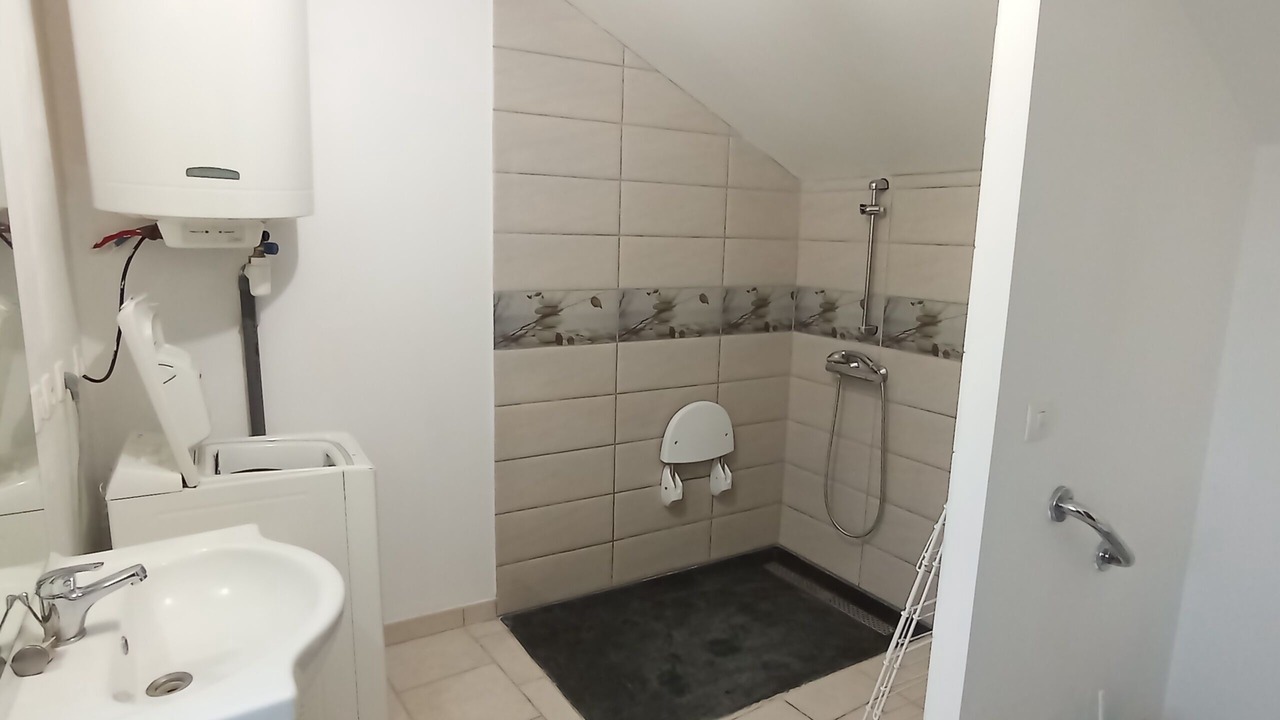 Photo of Bathroom in Villebernier