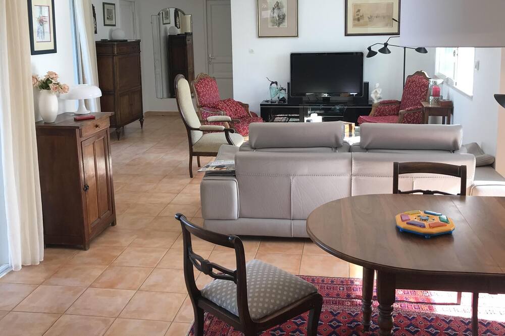 Photo of Livingroom in Juvignac