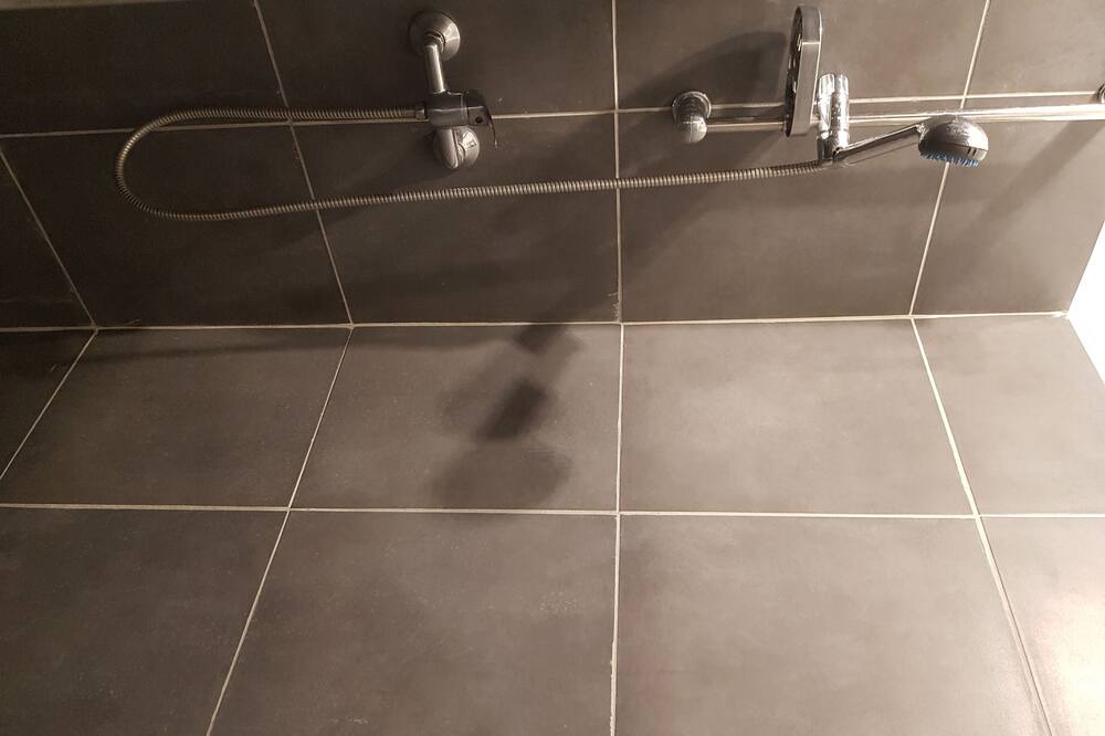 Photo of Bathroom in Uchaud