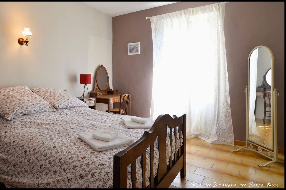 Photo of Bedroom in Saint-Victor-la-Coste