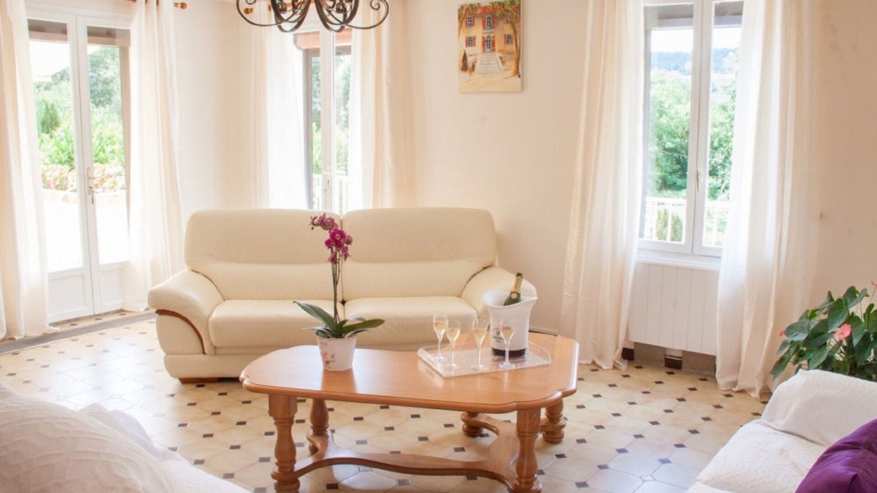 Photo of Livingroom in Reuil