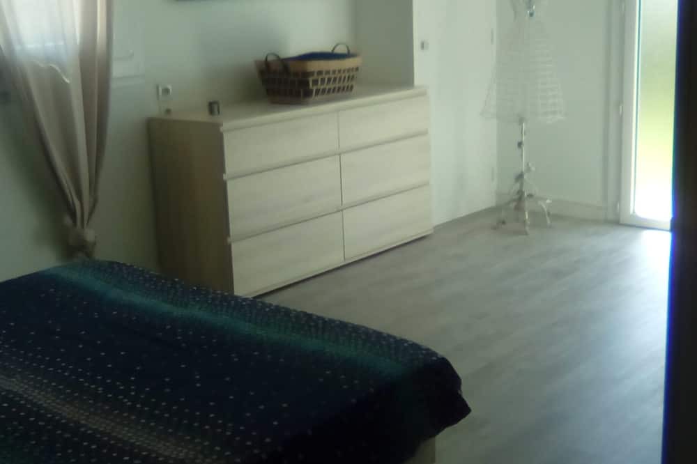 Photo of Bedroom in Mably