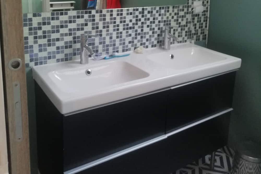 Photo of Bathroom in Mably