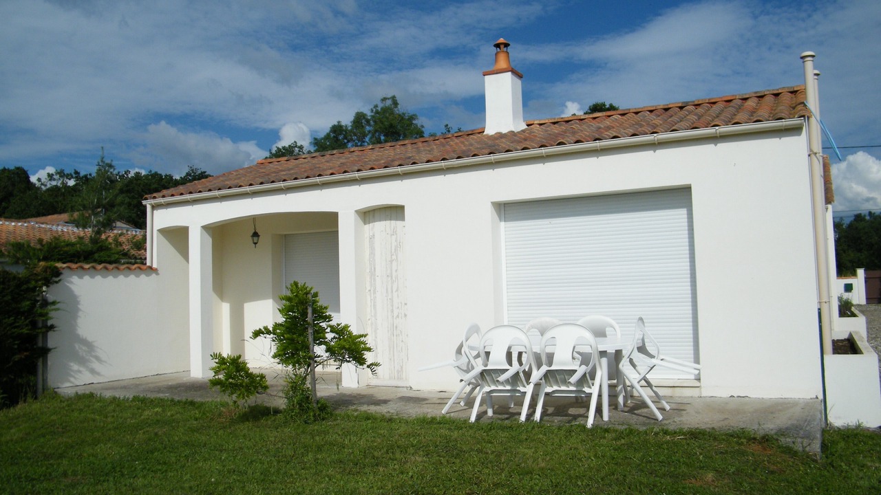 Photo of Patio Balcony in Saint-Denis-du-Payre