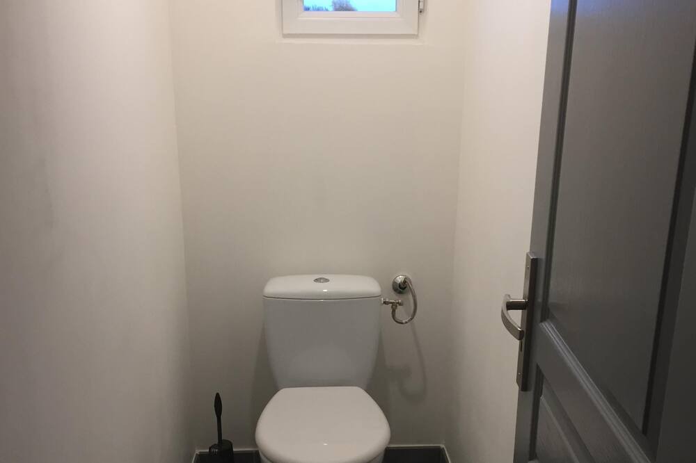 Photo of Bathroom in La Chapelle-sur-Loire