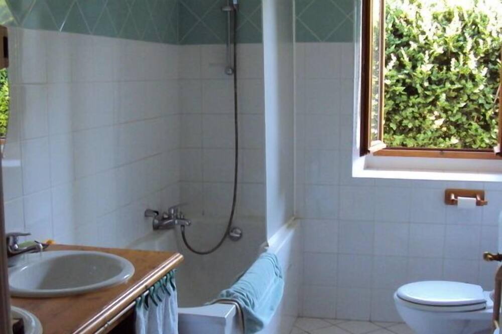 Photo of Bathroom in Taninges