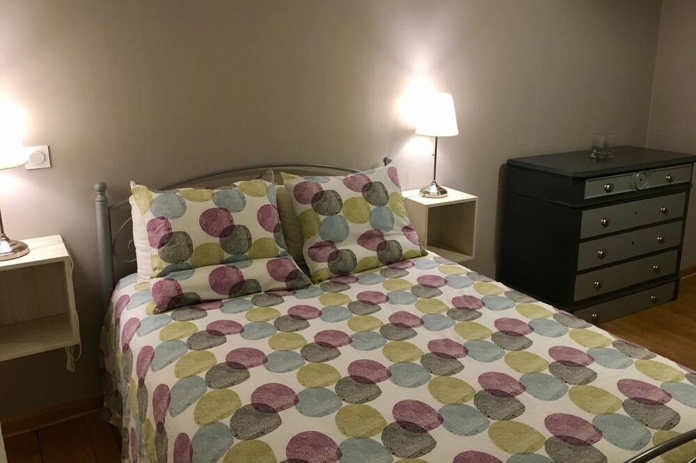 Photo of Bedroom in Momeres