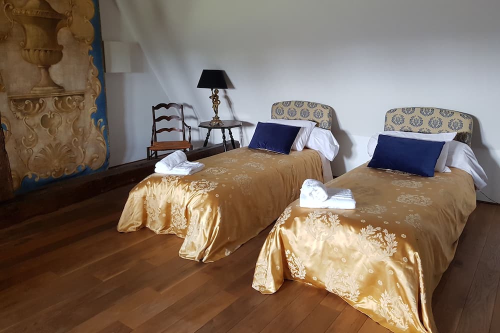 Photo of Bedroom in Roeze-sur-Sarthe
