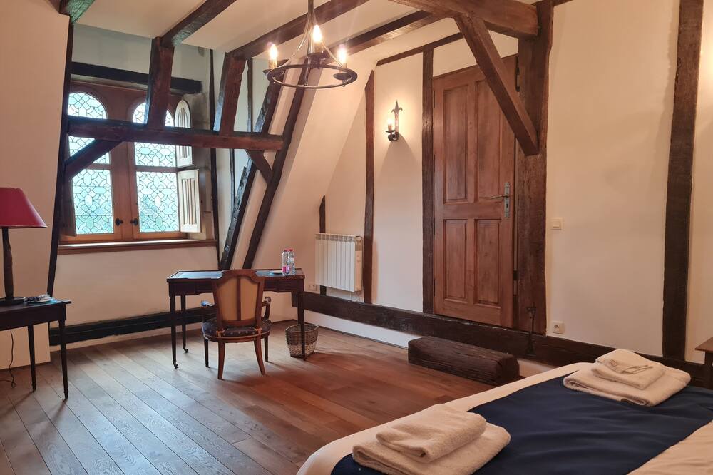 Photo of Bedroom in Roeze-sur-Sarthe