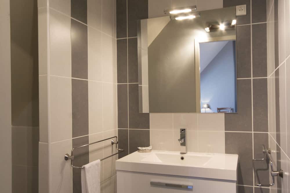 Photo of Bathroom in Saint-Eloi-de-Fourques