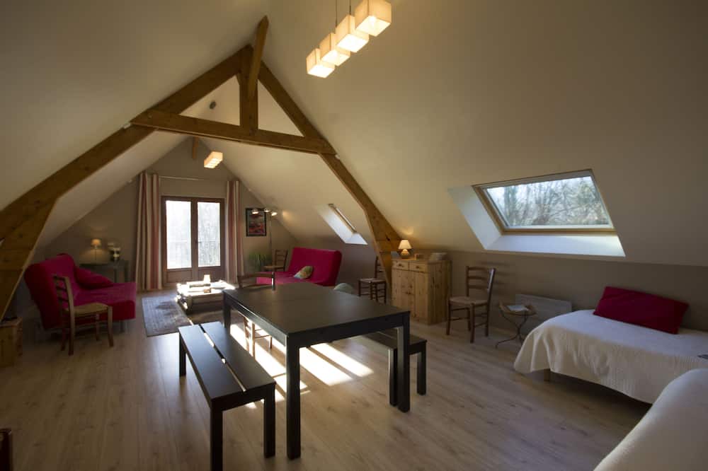 Photo of Livingroom in Saint-Eloi-de-Fourques