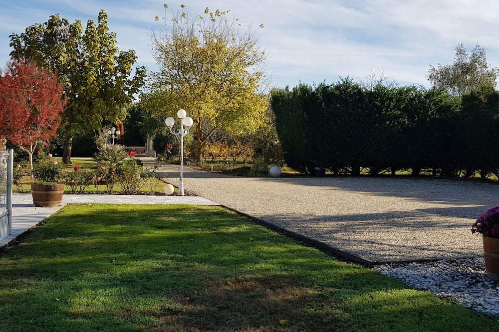 Photo of Outdoor in Begadan