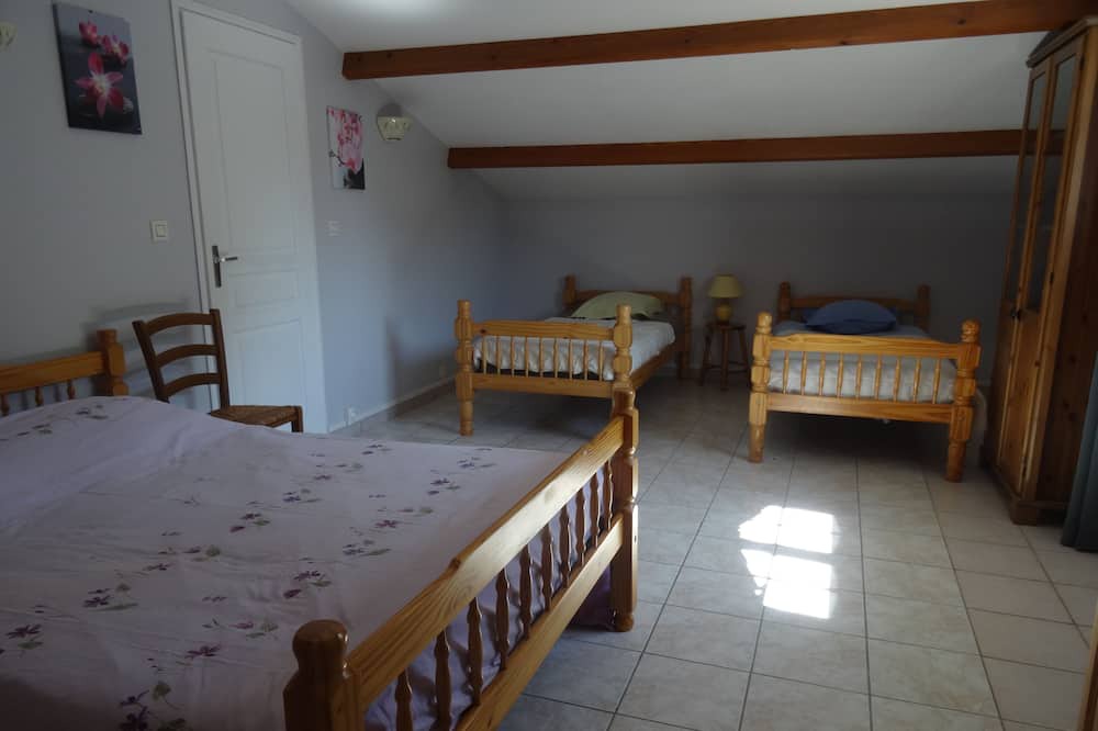 Photo of Bedroom in Begadan