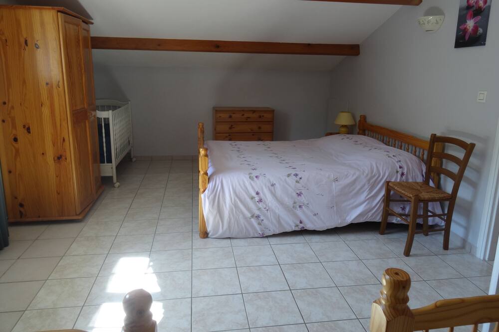 Photo of Bedroom in Begadan