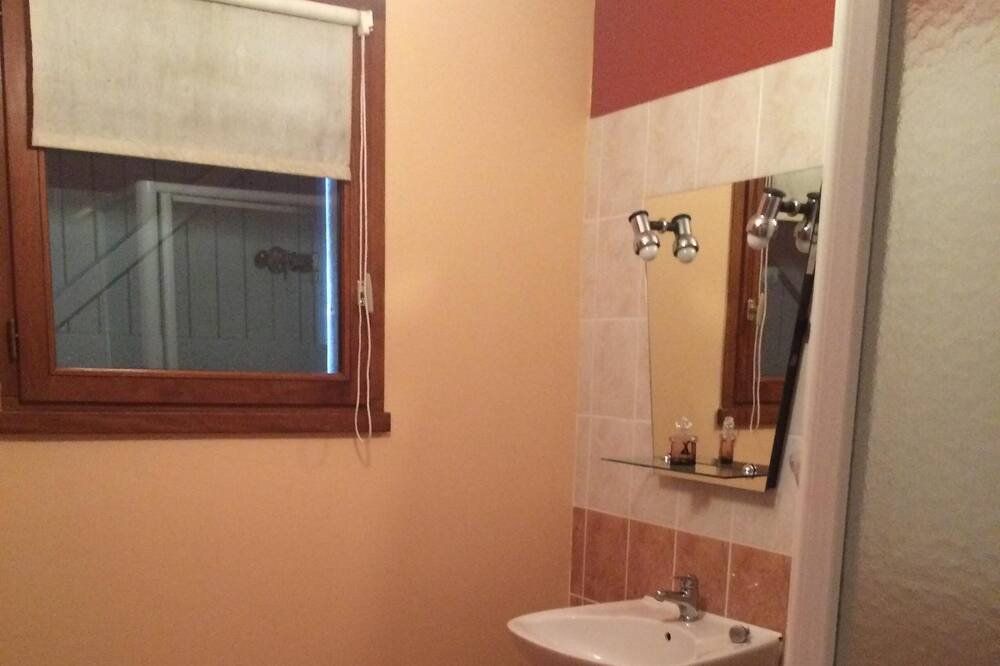 Photo of Bathroom in Concores