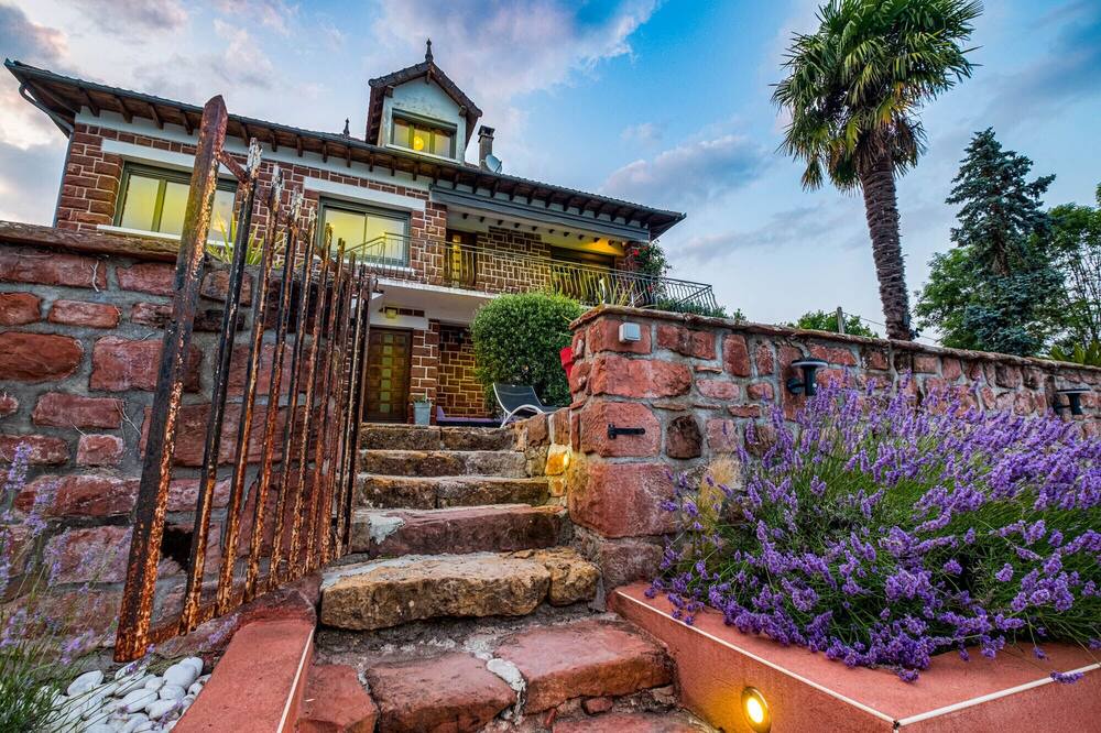 Photo of Outdoor in Meyssac