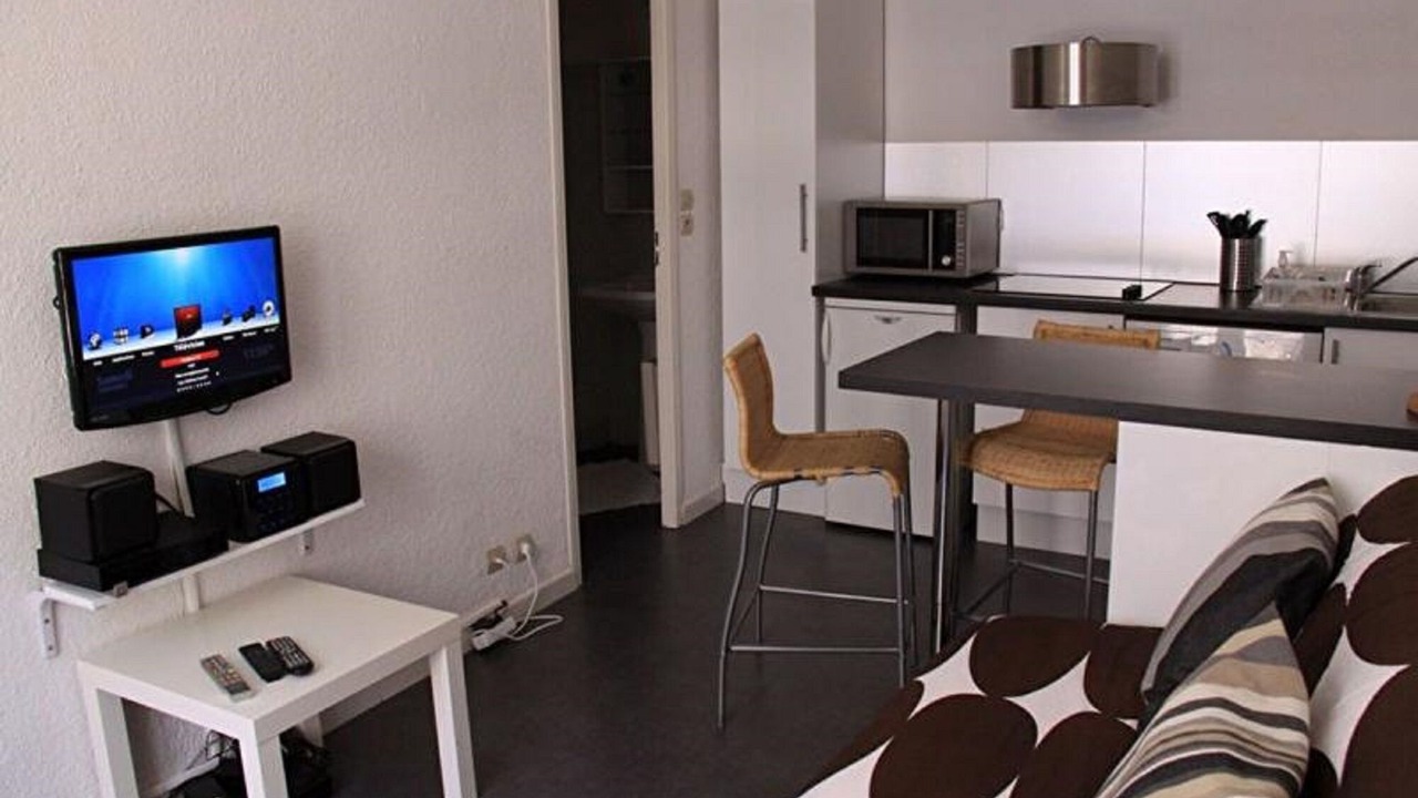 Photo of Others in Comedie