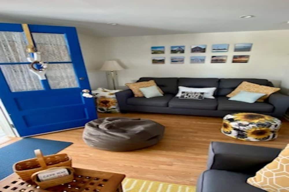 Photo of Livingroom in Cape May Point