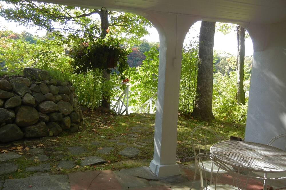 Photo of Outdoor in Rawdon
