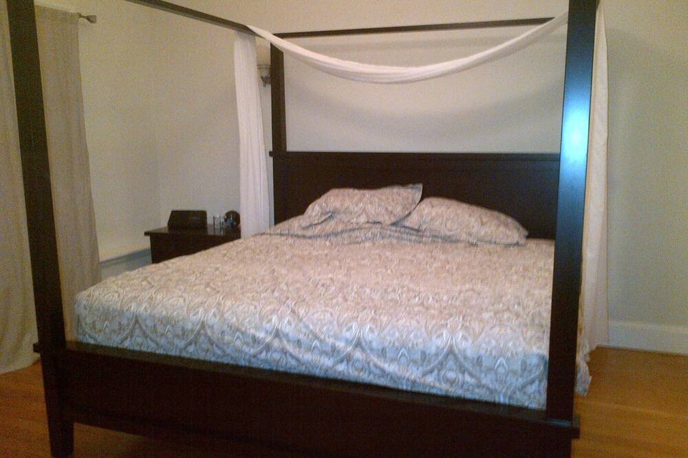 Photo of Bedroom in Lower Pacific Heights