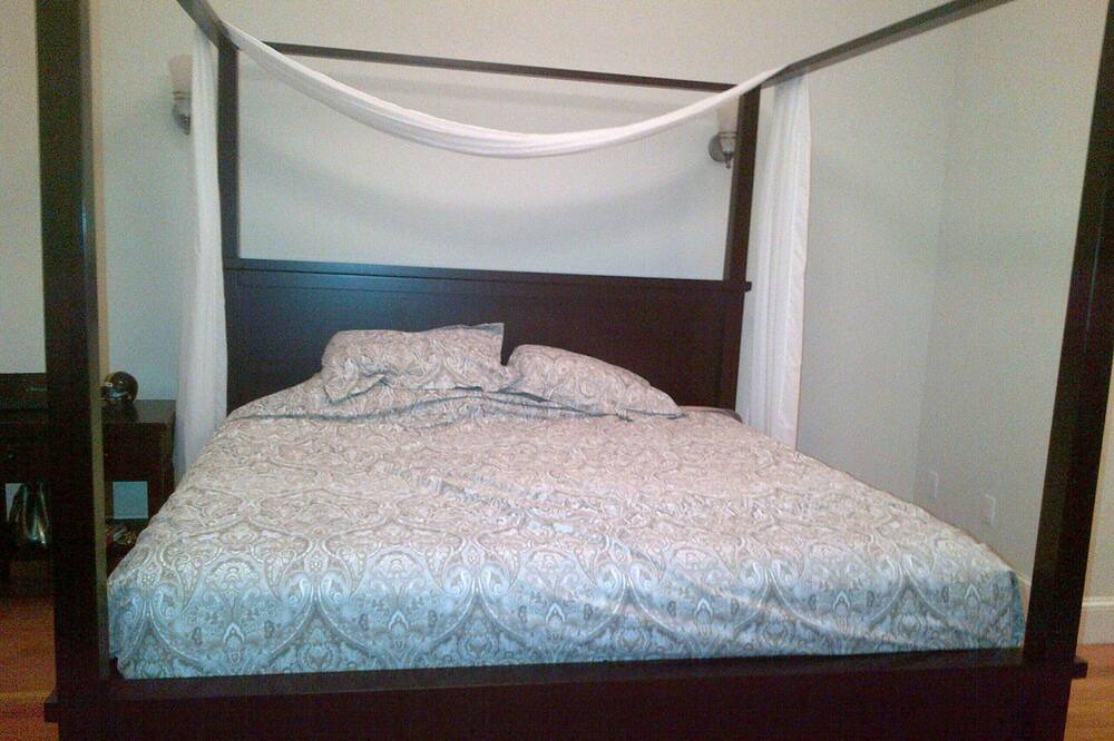 Photo of Bedroom in Lower Pacific Heights