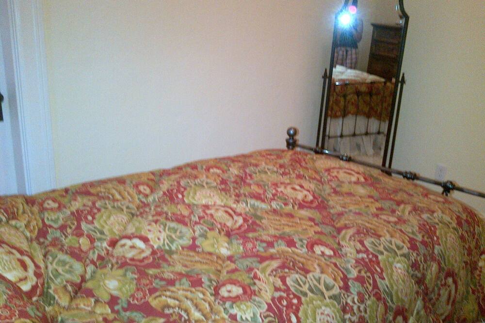 Photo of Bedroom in Lower Pacific Heights