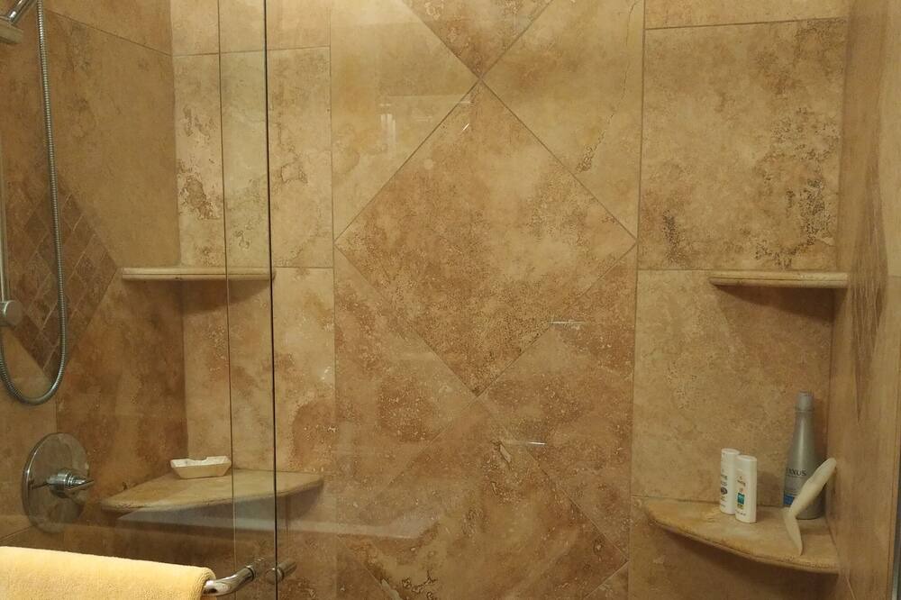 Photo of Bathroom in Lower Pacific Heights