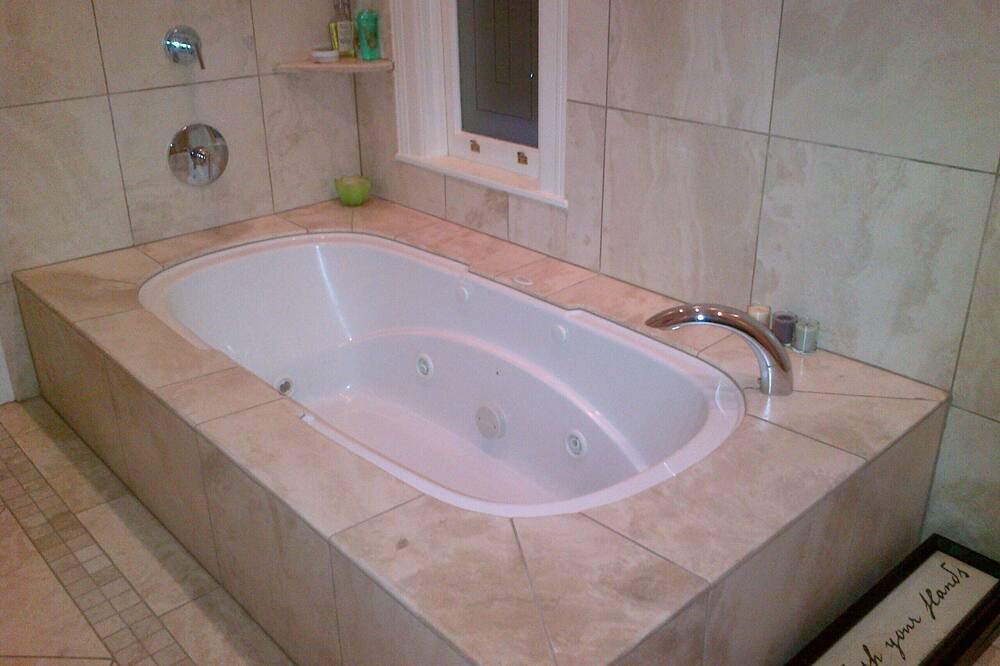 Photo of Bathroom in Lower Pacific Heights