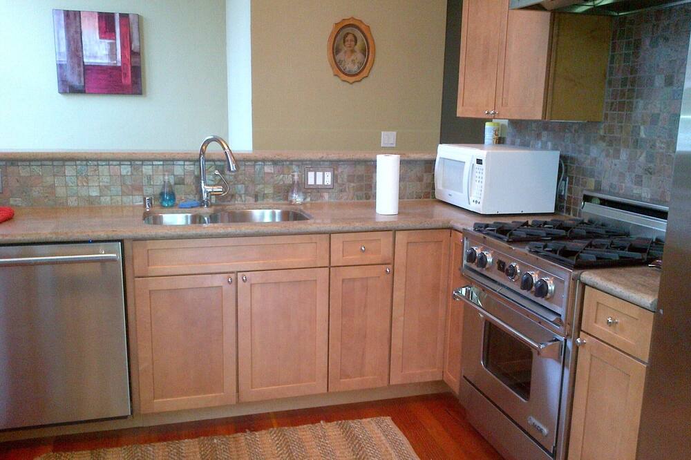 Photo of Kitchen in Lower Pacific Heights