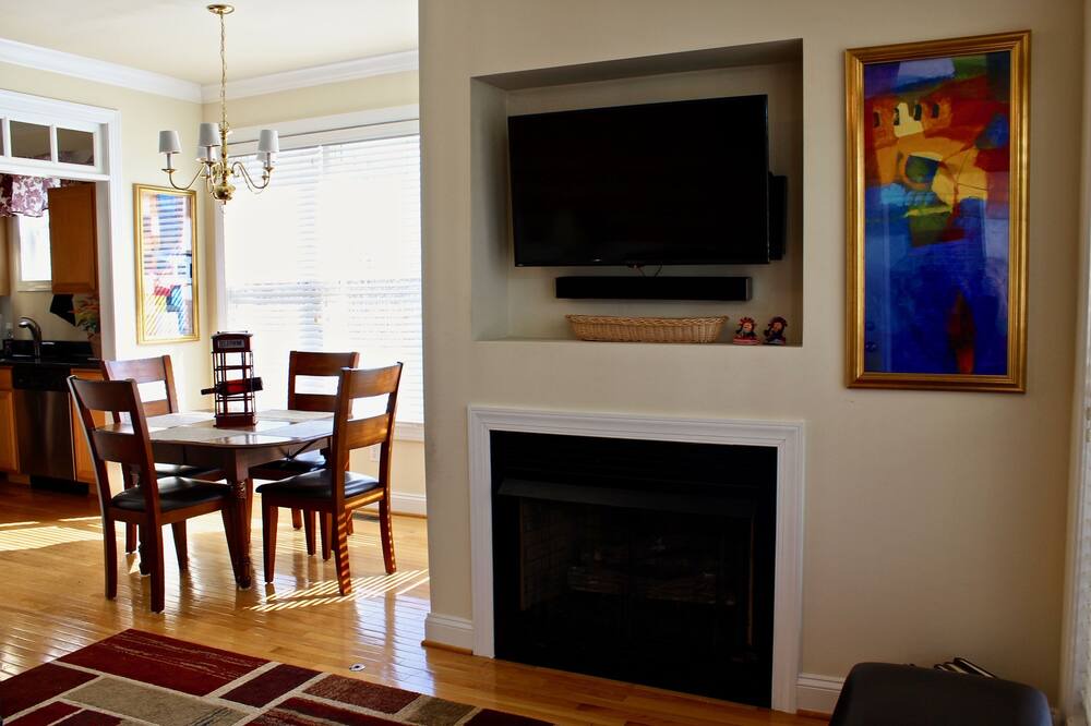 Photo of Livingroom in Belmont