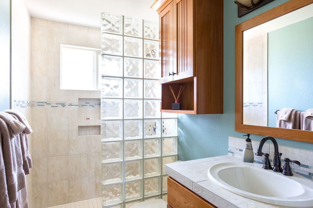 Photo of Bathroom in Carlton