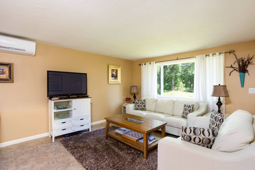 Photo of Livingroom in Carlton